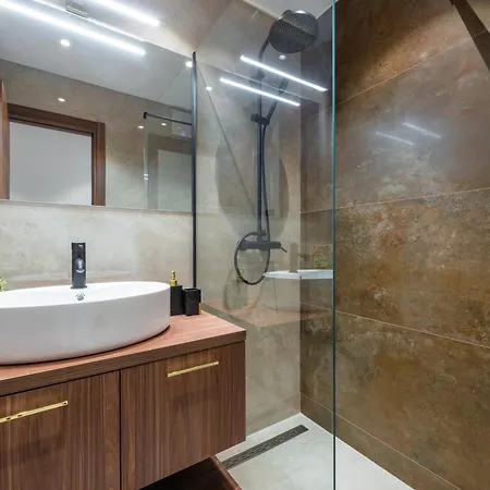Luxury Marangun